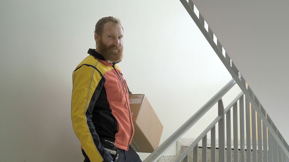 Das viele Treppensteigen ist für Paketboten anstrengend. Foto: Manuel Genolet