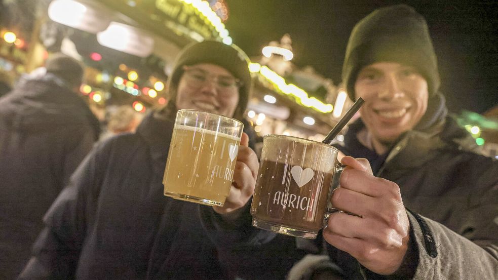 Vor allem die gemütliche Stimmung auf dem Markt kommt bei den Aurichern gut an. Foto: Claus Hock