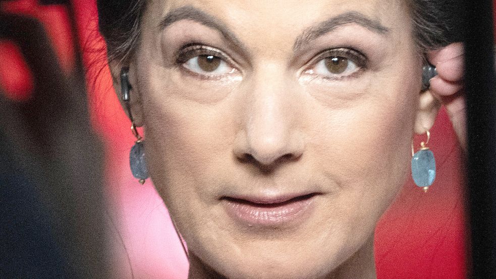 „Die Bürger sollten ein Vetorecht bekommen!“ BSW-Gründerin Sahra Wagenknecht fordert eine Volksabstimmung über die mögliche Beteiligung der Bundeswehr an einer Schutztruppe in der Ukraine. Foto: IMAGO/Chris Emil Janssen