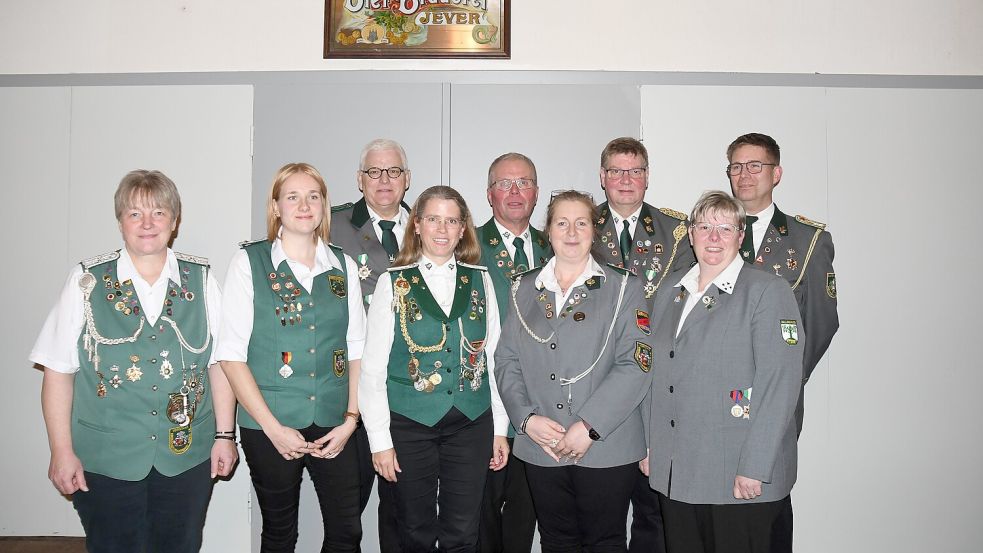 Das Foto zeigt den Vorstand des Kreischützenverbands Aurich. Foto: privat