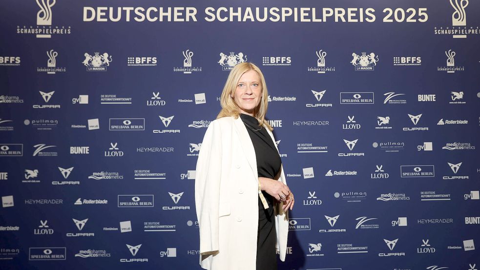 Caroline Peters möchte in der Rolle der Mutter Wanda ein schönes Weihnachtsfest erleben - doch natürlich bricht Chaos aus. Foto: Imago/Eventspress