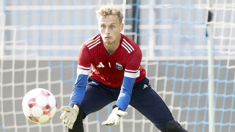 Torhüter Norman Quindt kommt in unserem Ranking mit einem Wert von 3 auf die beste Note. Foto: Doden/Emden