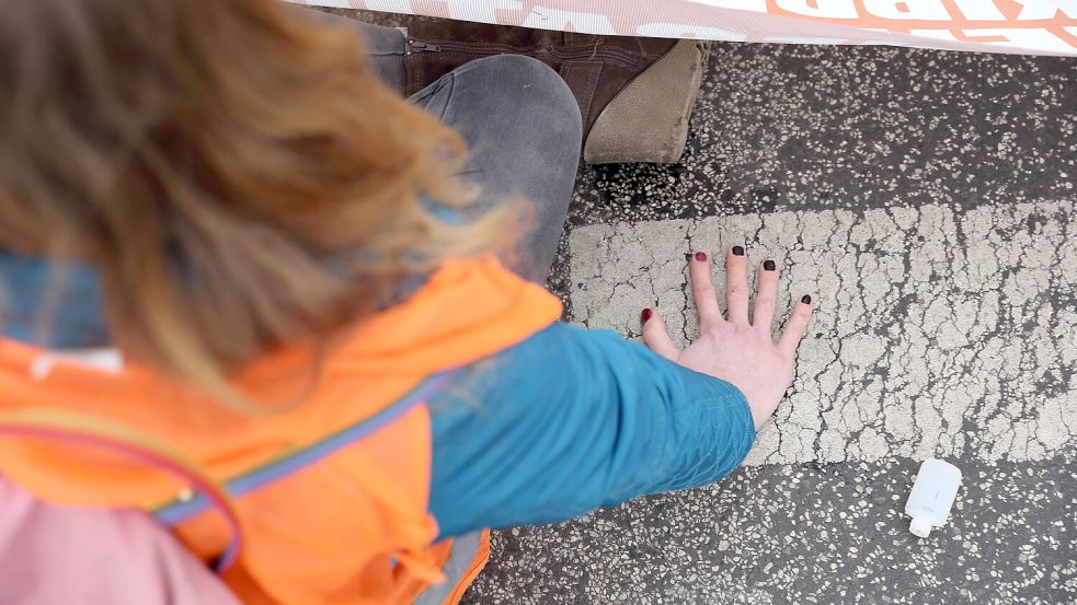 Von den Klimaaktivisten der „Letzten Generation“ hört man mittlerweile nicht mehr viel, die Aktionen sind weniger geworden. Foto: Imago/Martin Müller