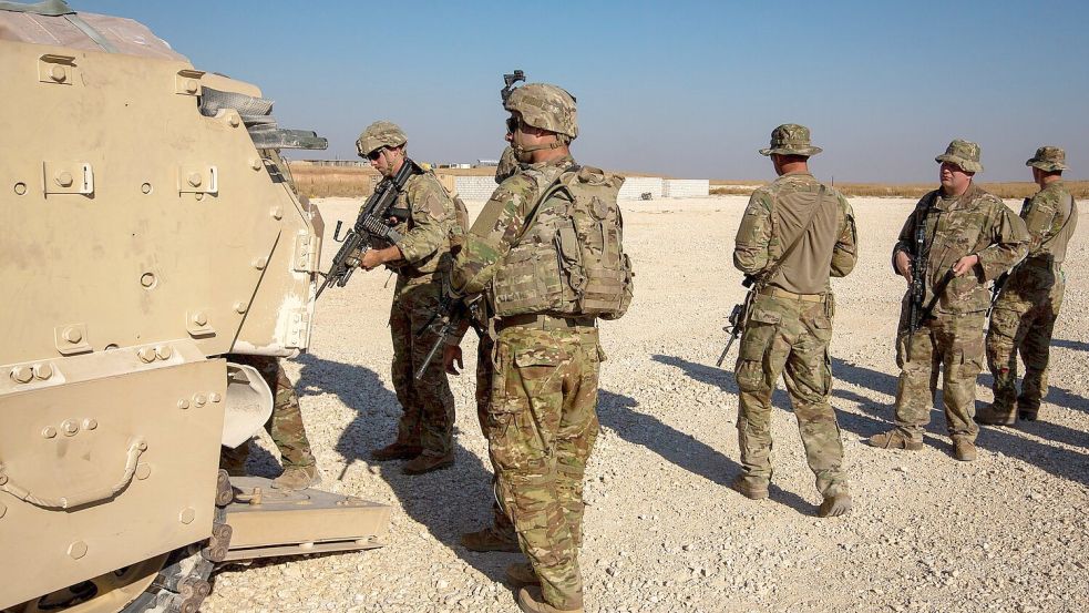 In Syrien ist immer noch ein relativ kleines Kontingent des US-Militärs stationiert. (Archivbild) Foto: Darko Bandic/AP/dpa