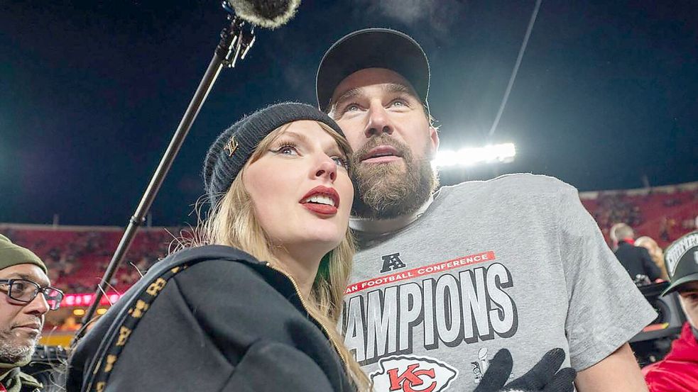 Taylor Swift und Travis Kelce sind verlobt. (Archivbild) Foto: Emily Curiel/Ecuriel@kcstar.Com