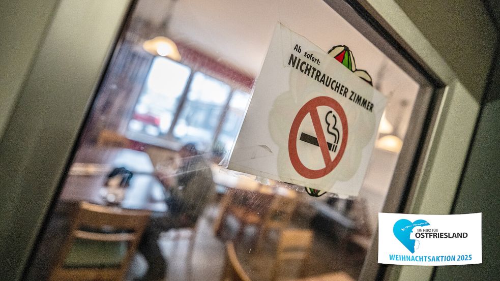 Das Speisezimmer ist der einzige Raum im Tagesaufenthalt, in dem nicht geraucht werden darf. Foto: Klaus Ortgies