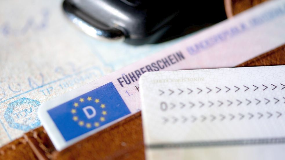 Bund und Länder sind sich einig, dass der Führerschein günstiger werden soll - wann, ist aber noch offen. Foto: Sven Hoppe