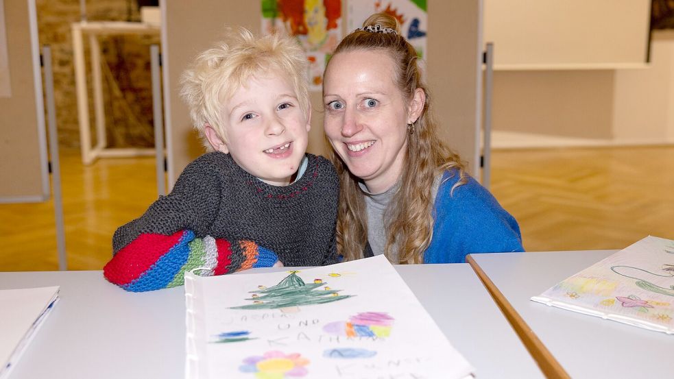 Bei der FABI treffen Kathrin Borschel und ihr Sohn Jasper auf andere Alleinerziehende. Ihre Erfahrung: „Man versteht sich leichter.“ Foto: André Havergo