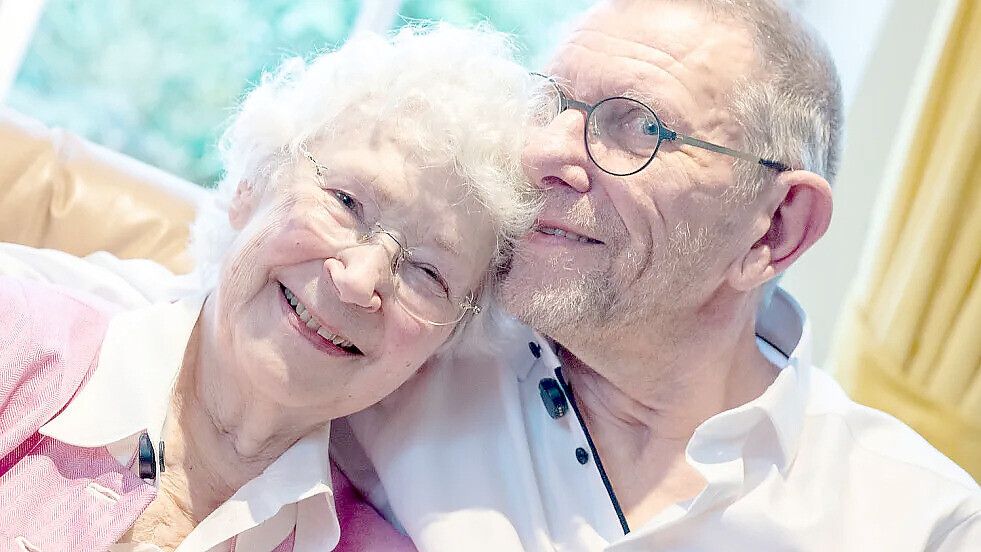 Sie haben noch einmal ihr Glück gefunden: Ellen Schmitz und Johan van Dijk. Foto: Klaus Ortgies
