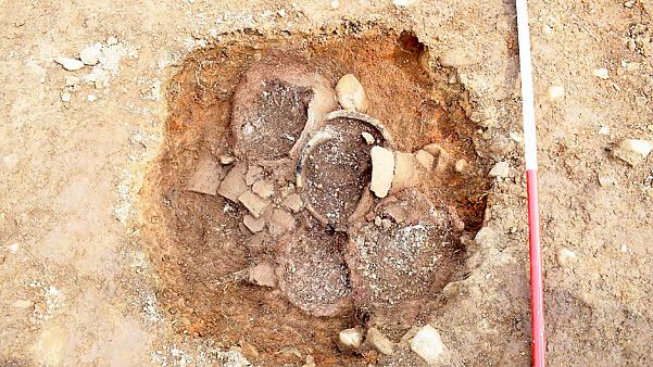 Unter anderem wurden bei den Grabungen mehrere Urnen entdeckt. Foto: Guard Archaeology
