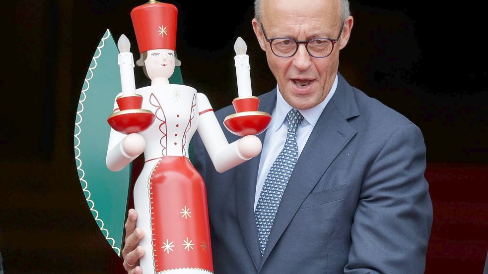 Kanzler Friedrich Merz (CDU) feiert mit Gattin, Kindern und Enkelkindern ganz traditionell Weihnachten. (Archivbild) Foto: Jan Woitas