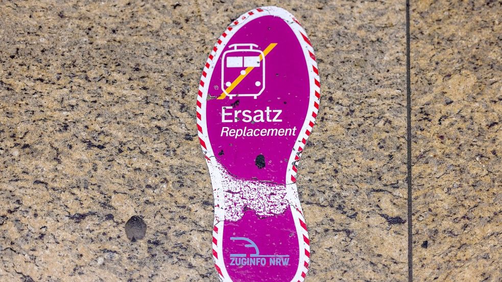 Ersatzbusse sollen teilweise im Zehn-Minuten-Takt fahren - trotzdem werden Reisende deutlich länger unterwegs sein als mit dem Zug. (Archivbild) Foto: Thomas Banneyer