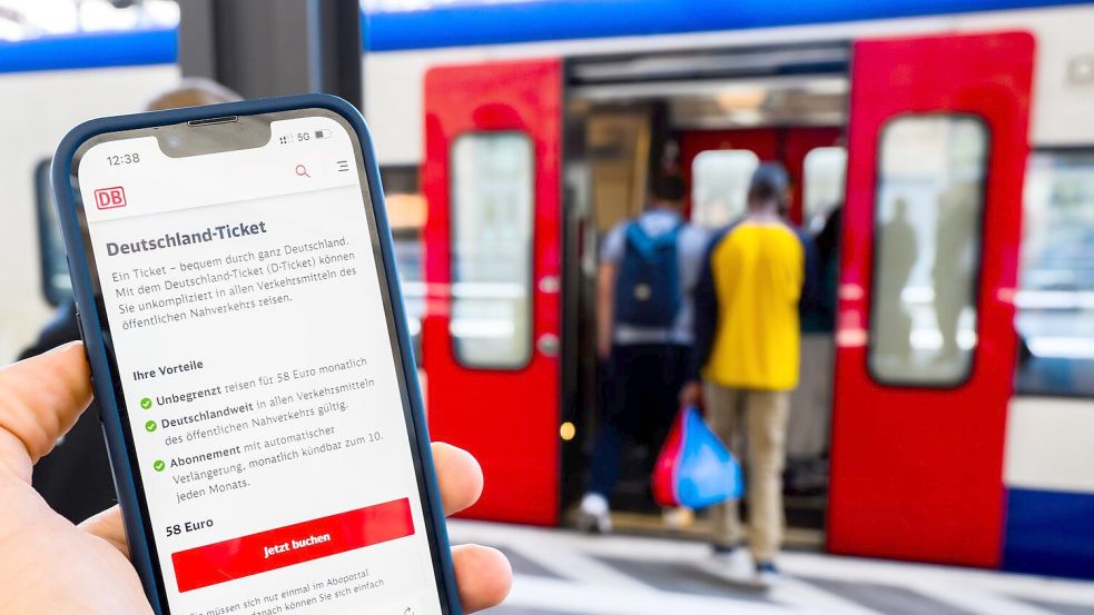Das Deutschlandticket kostet künftig mehr. (Symbolbild) Foto: Julian Stratenschulte