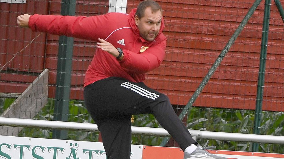 TuRa-Trainer Rainer Sinnigen steht mit seiner Mannschaft auf dem fünften Tabellenplatz. Archivfoto: Damm