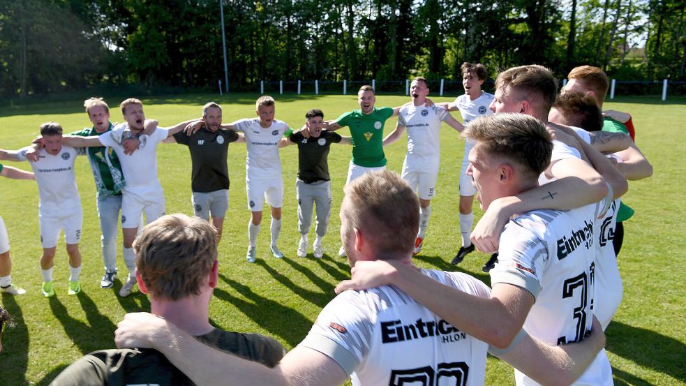 Groß war der Jubel bei Eintracht Ihlow nach dem Aufstieg in die Ostfrieslandliga. Archivfoto: Stromann