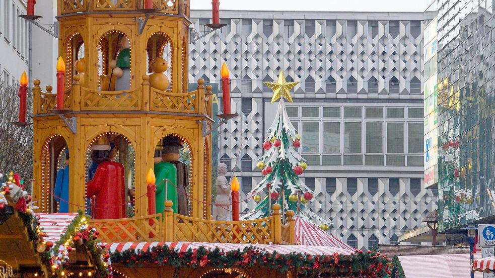 Der Magdeburger Weihnachtsmarkt ist noch bis zum 29. Dezember geöffnet. (Archivbild) Foto: Klaus-Dietmar Gabbert