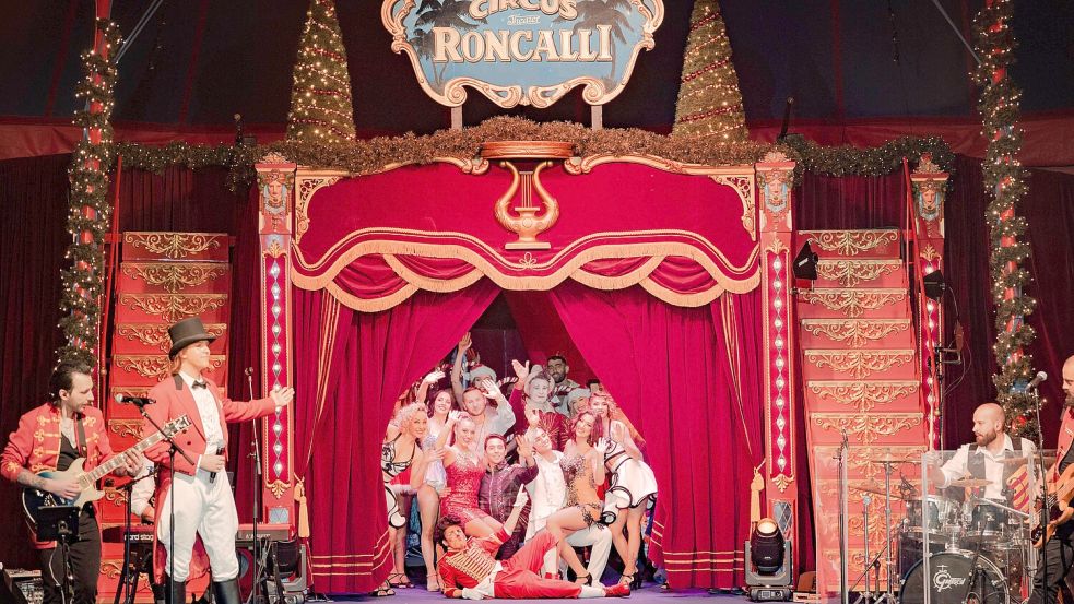 Vorhang auf in unserer Artikelsammlung für jene Menschen, die dem Roncalli Weihnachtscircus in Osnabrück seit 2014 ihren Stempel aufgedrückt haben. Foto: André Havergo