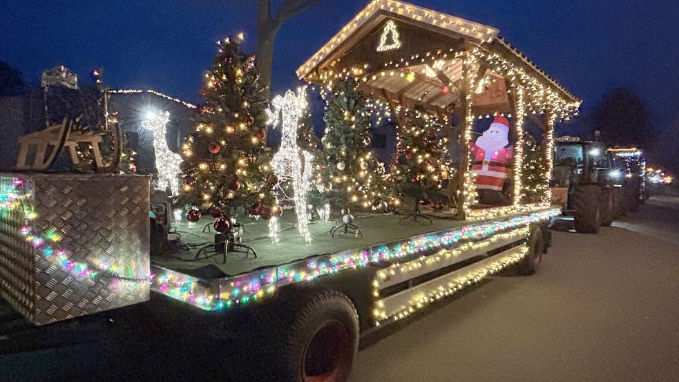 Die Lichterfahrt durch Westoverledingen bis nach Papenburg hat am späten Dienstagnachmittag begonnen. Foto: Henrik Zein