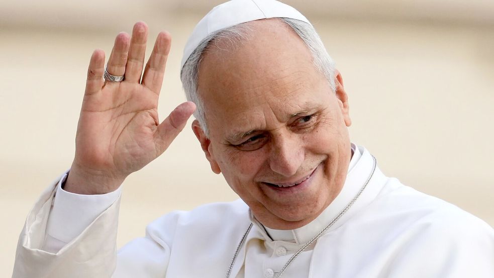 Papst Leo XIV. zelebriert seien erste Christmette. (Archivbild) Foto: Alessandra Tarantino/AP/dpa