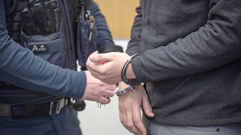 Der 19-jährige Tatverdächtige verließ die Kapverden demnach noch am Dienstag und reiste nach Portugal. Foto: dpa/Harald Tittel