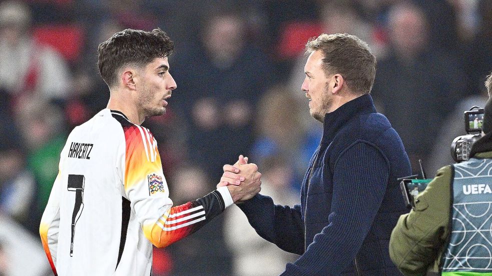Bundestrainer Julian Nagelsmann (r) musste in diesem Länderspiel-Jahr komplett auf Kai Havertz verzichten. (Archivbild) Foto: Tom Weller