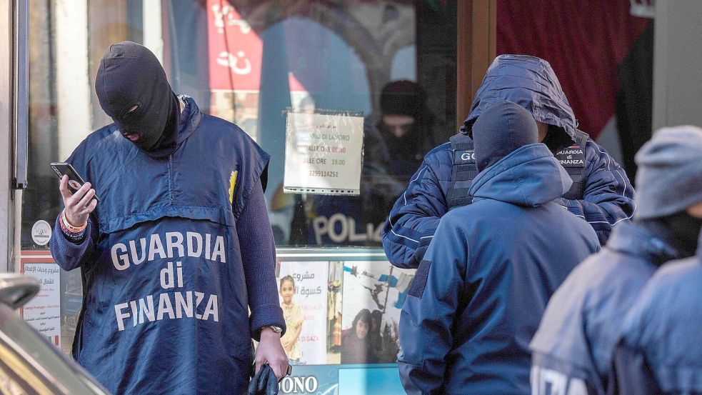 In Italien sind Ermittler gegen mutmaßliche Unterstützer der Hamas vorgegangen. Foto: Claudio Furlan/LaPresse via AP/d