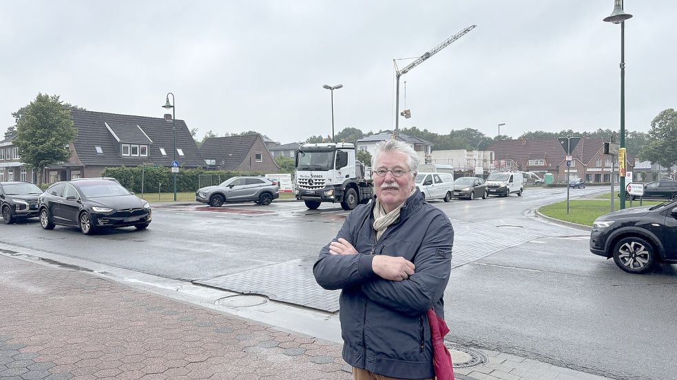 Viele Autos, aber kein Fußgängerüberweg: Als Fußgänger gibt es bisher noch keine verkehrssichere Möglichkeit, die Ostertorstraße in Richtung Schützenstraße zu überqueren. Eine Ampel soll das bald ändern. Foto: Lars Löschen/Archiv