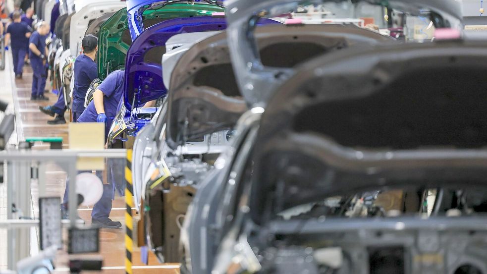 Der Gewinn der deutschen Autobauer sackte in den ersten neun Monaten deutlich ab. (Symbolbild) Foto: Jan Woitas