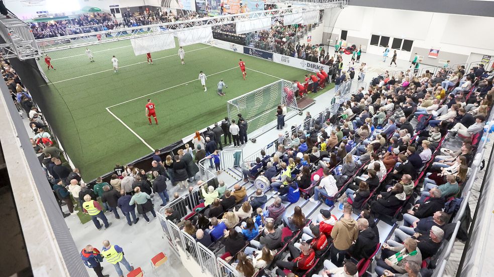In Emden wurde um die Fußball-Hallenstadtmeisterschaft gespielt. Foto: Jens Doden/Emden