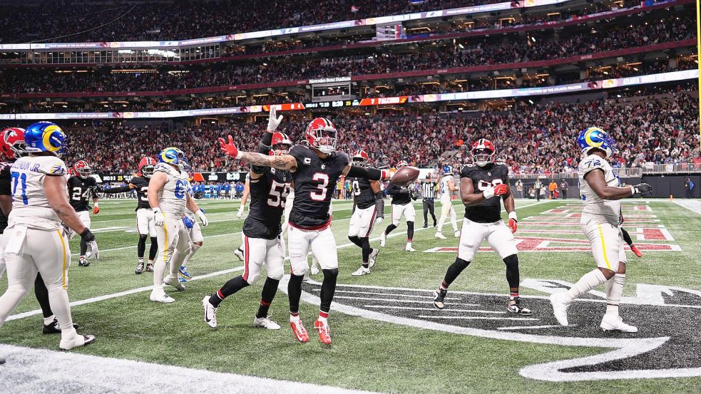 Die Atlanta Falcons schlagen die Los Angeles Rams dank einer starken ersten Hälfte. Foto: Mike Stewart/AP/dpa