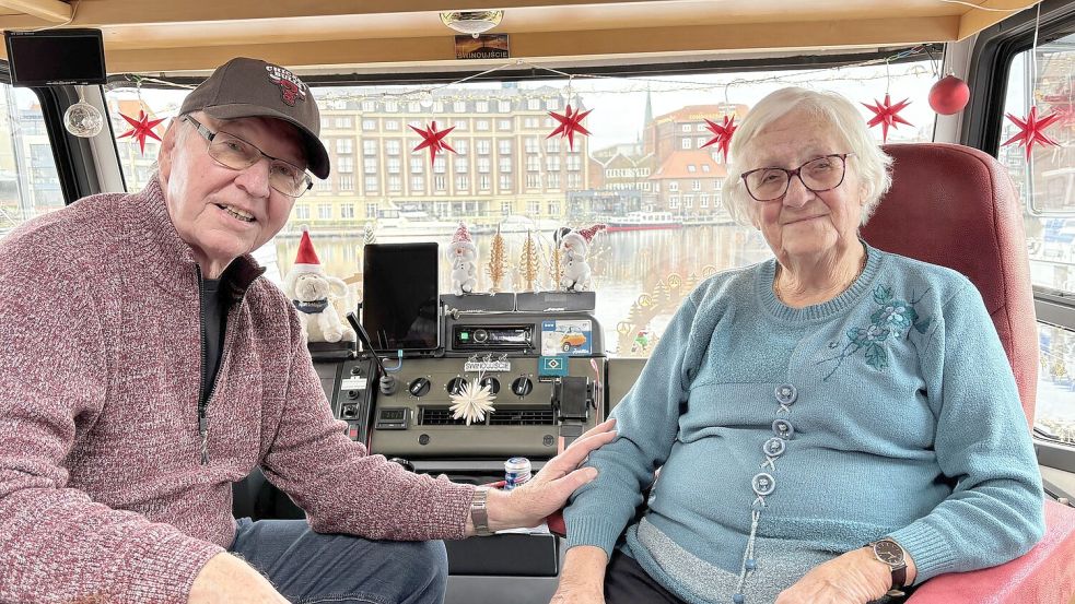 Fühlen sich in Emden wie zu Hause: Uwe und Ingrid Walz. Fotos: Stephanie Schuurman