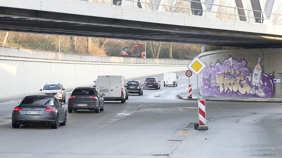 Das Graffiti zur Ankündigung der "Hit the Trog"-Veranstaltung im August ist schon bei der Trogstrecke zu lesen (siehe rechts).