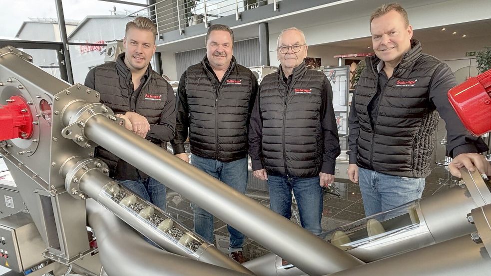 Daniel (von links), Ralf, Remmer und Frank Schrage sind die drei Generationen der Familie Schrage im Unternehmen. Foto: Susanne Ullrich