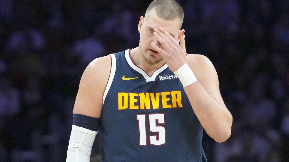 Nikola Jokic muss für einige Zeit pausieren. Foto: Lynne Sladky/AP/dpa