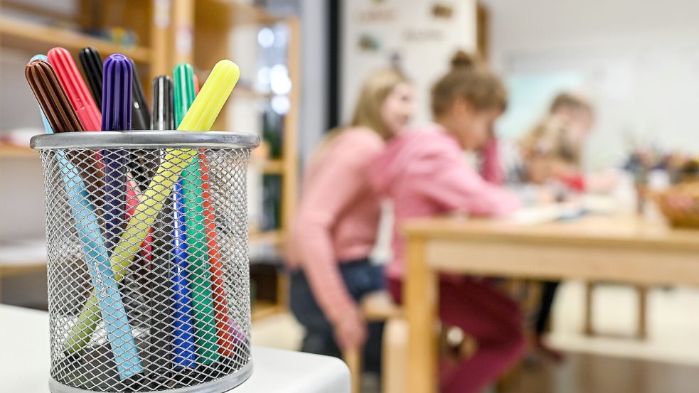 Osnabrück führt 2027 in Kindergarten-Ganztagsgruppen eine dritte Betreuungskraft ein. Bislang werden in Gruppen mit 25 Kindern nur zwei Fachkräfte finanziert. Foto: IMAGO/Funke Foto Services/Lars Fröhlich