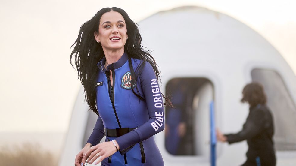 Gehört zu den Lichtblicken des Jahres: Sängerin Katy Perry, hier nach ihrer Landung mit Jeff Bezos’ Rakete im April. Foto: Picture-Alliance/ZUMA Press Wire