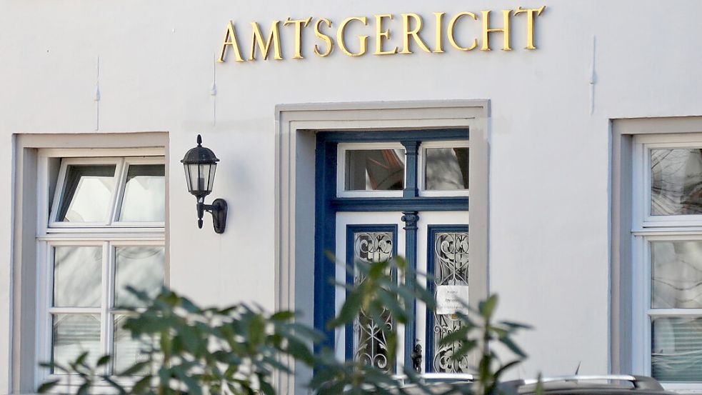 Vor dem Amtsgericht Aurich ging es um einen Großvater, der seiner Enkelin mit einem Joghurtglas ins Gesicht geschlagen haben soll. Foto: Romuald Banik
