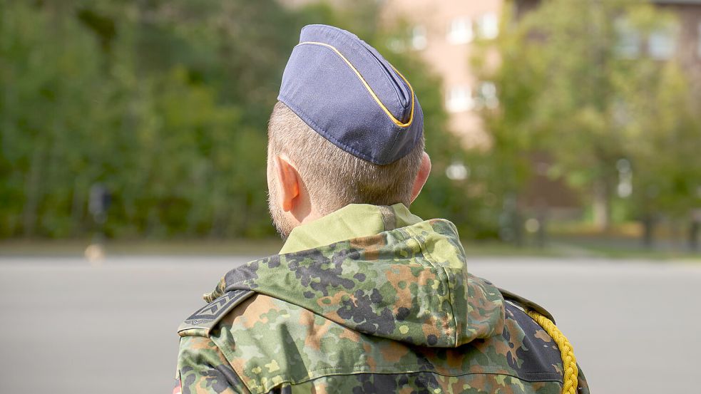 Seit mehr als zehn Jahren reicht die Zahl der Bundeswehr-Soldaten schon nicht mehr, um die Kasernen komplett zu bewachen Foto: Michael Bihlmayer