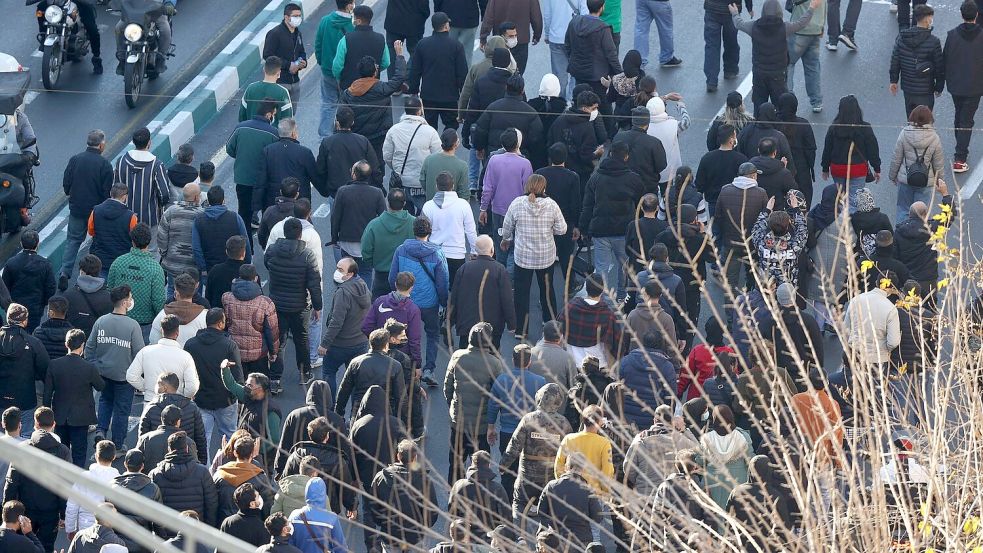 Die Proteste im Iran werden immer gewaltsamer. (Archivbild) Foto: -/Fars News Agency/AP/dpa