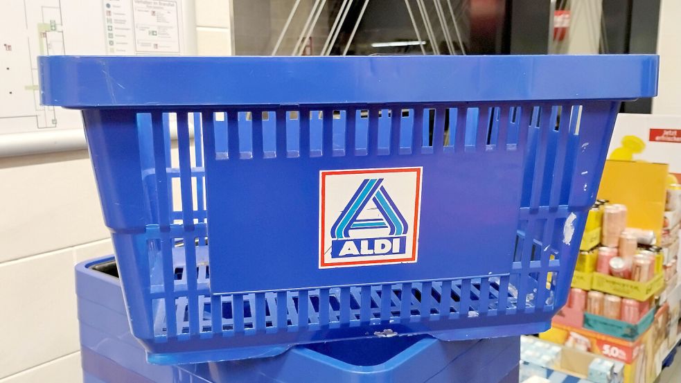 Der Discounter Aldi hat die Preise für bestimmte Produkte dauerhaft gesenkt. Foto: IMAGO/APress