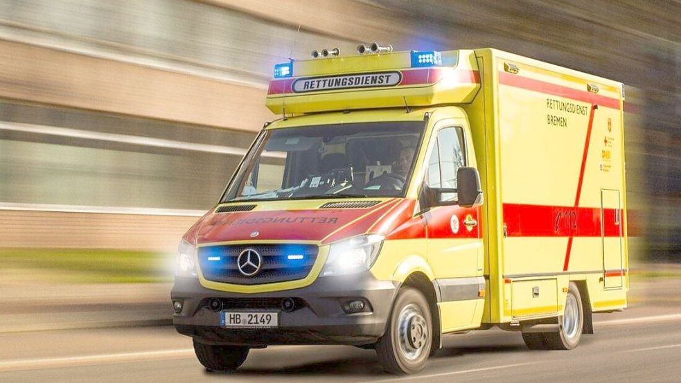 Ein 31-Jähriger Mann soll bei einem Raubüberfall in Bremen mit einem Messer auf eine Seniorin eingestochen haben. Foto: Feuerwehr Bremen