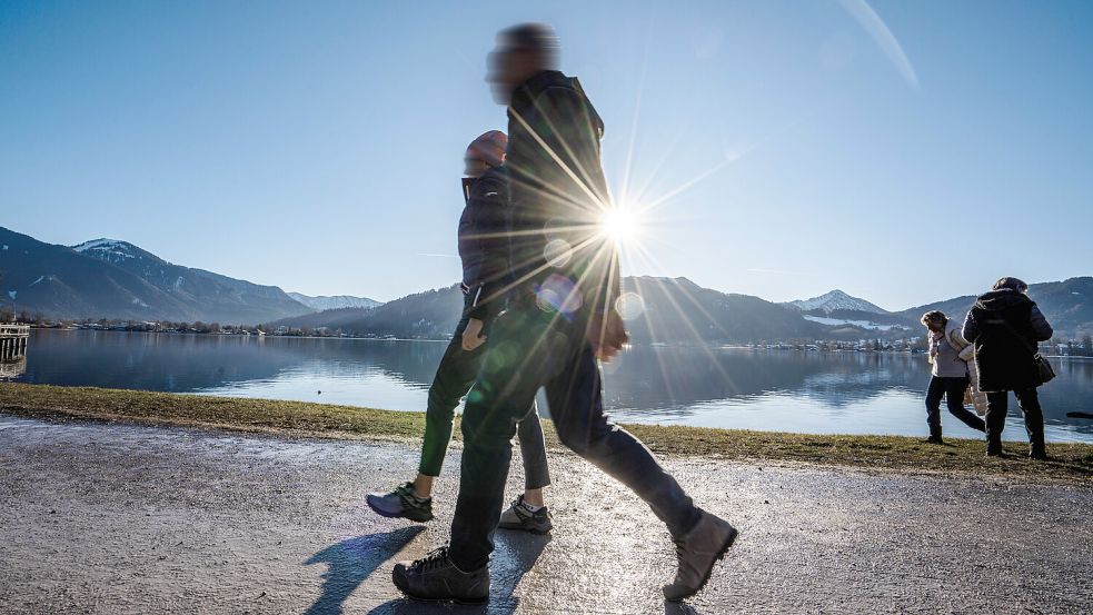 Viele Menschen, die sie nehmen, brauchen sie eigentlich gar nicht. Doch Vitamin-D-Präparate können für Mitglieder verschiedener Risikogruppen eine wichtige Hilfe und Unterstützung im Alltag sein. Foto: IMAGO/Wolfgang Maria Weber