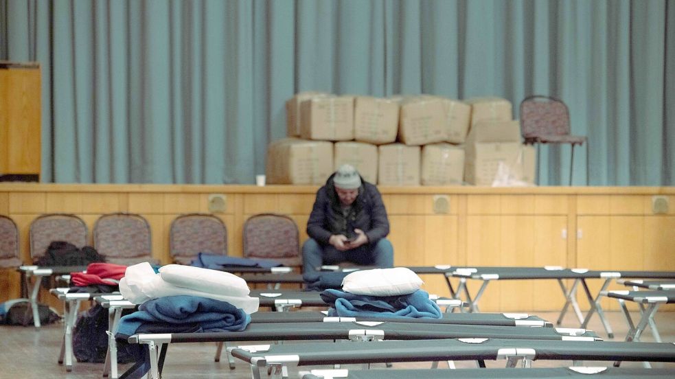 Einige wollen die Nacht trotz Kälte in der eigenen Wohnung verbringen. Foto: Carsten Koall