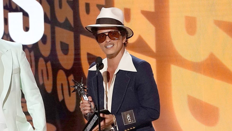 Bruno Mars beteiligte sich zuletzt an Singles mit anderen Künstlern wie Lady Gaga, sein letztes Soloalbum erschien allerdings vor zehn Jahren. (Archivbild) Foto: Chris Pizzello/Invision via AP/d