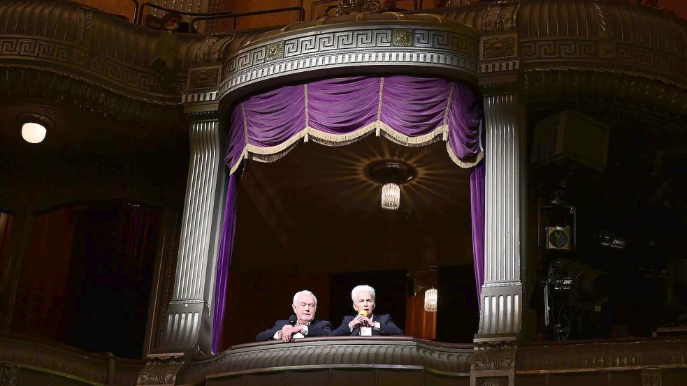 Die FDP-Spitzenpolitiker Kubicki und Strack-Zimmermann machten das Dreikönigstreffen vorübergehend zur „Muppet Show“. Foto: Bernd Weißbrod