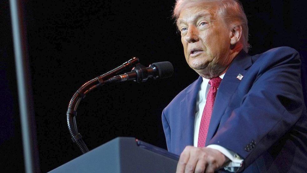 Trump kündigt Ölkauf an. Foto: Evan Vucci/AP/dpa