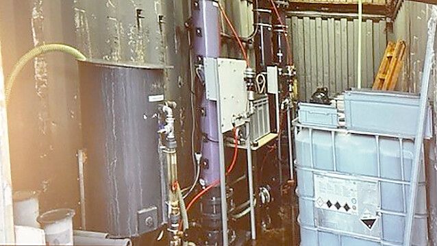 Im Inneren des Containers sieht unspektakulär aus. Der Versuchsbrunnen im Hammrich von Wymeer wird immer noch getestet. Foto: WVV Rheiderland