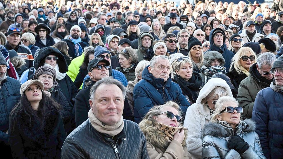 Die Messe wurde in Saint-Tropez live übertragen. Foto: Miguel Medina/AFP/dpa