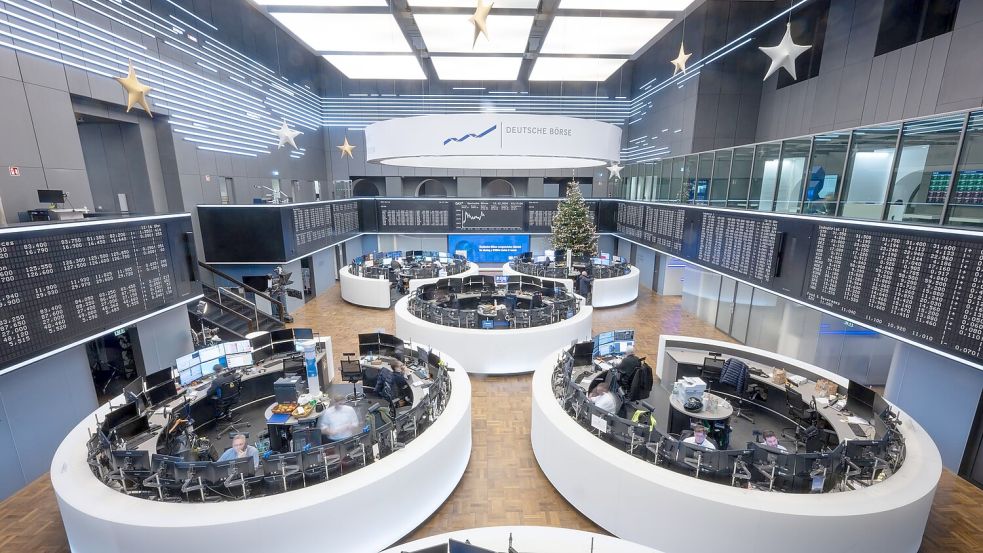 Festtagsstimmung an der Frankfurter Börse: Der Dax knackt die nächste Tausendermarke. (Archivbild) Foto: Boris Roessler