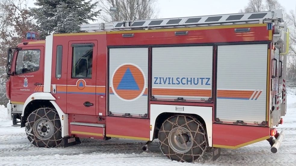 Die Norder Feuerwehr hat aufgerüstet und das erste Fahrzeug mit Schneeketten ausgestattet. Foto: Feuerwehr Norden